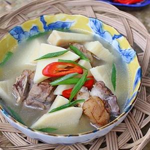 Cách làm canh măng tươi giò heo