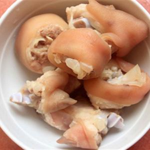 Cách làm canh móng giò hầm đậu nành