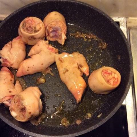 Cách làm canh móng giò heo măng khô