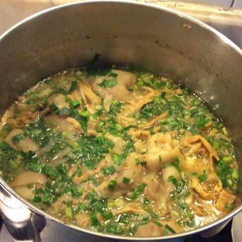 Cách làm canh móng giò heo măng khô