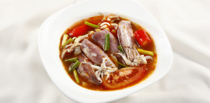 Canh mực nấu nước dừa