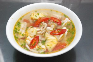 Canh mực nấu trái thơm