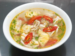 Canh mực nấu trái thơm