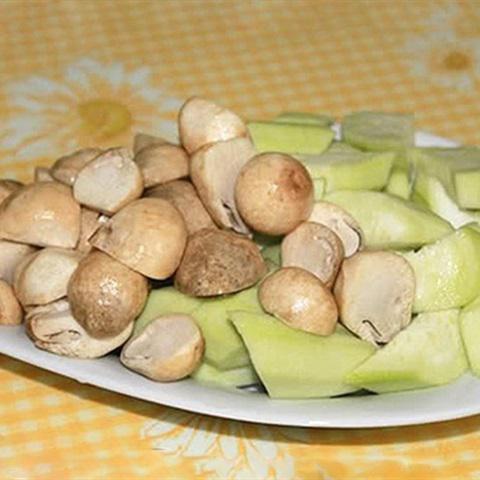 Cách làm canh mướp nấm rơm