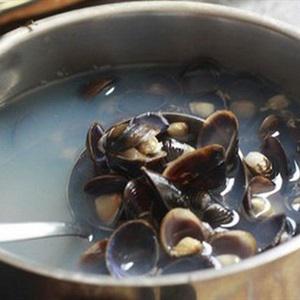 Cách làm canh mướp nấu hến