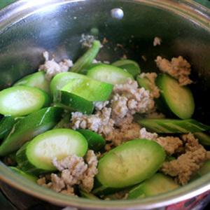 Cách làm canh mướp Nhật nấu thịt băm