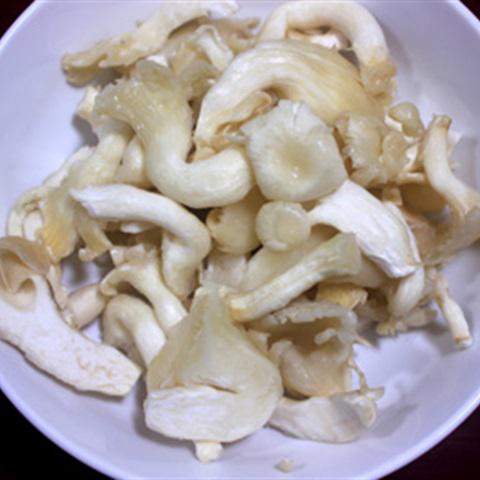 Cách làm canh nấm bào ngư nấu bí đỏ thịt băm