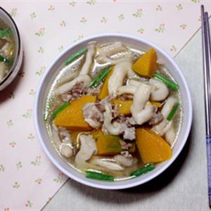 Cách làm canh nấm bào ngư nấu bí đỏ thịt băm