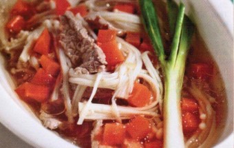 Canh nấm, cà rốt nấu thịt bò cho ngày đầu tuần giàu năng lượng