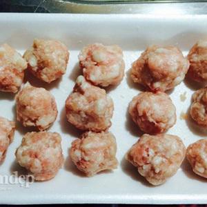 Cách làm canh nấm đậu hũ thịt viên