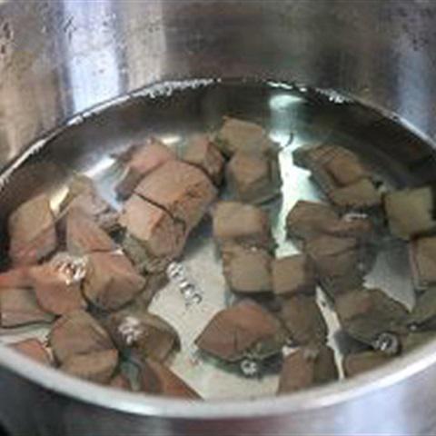 Cách làm canh nấm nấu huyết heo