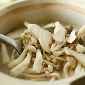 Cách làm canh nấm thịt bò