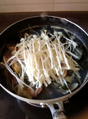 Canh ngao hoa nấu nấm