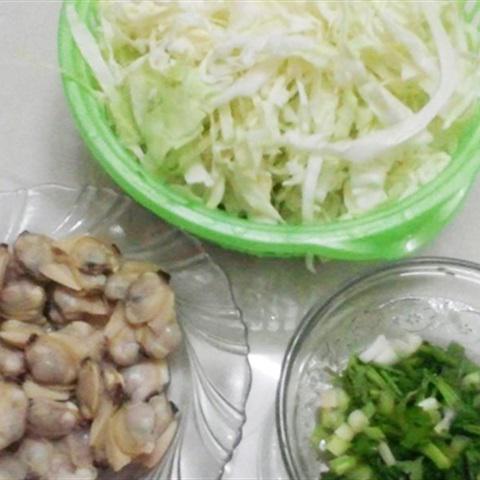 Cách làm canh nghêu bắp cải