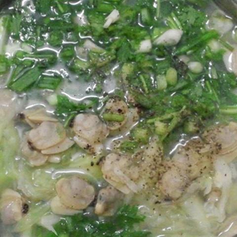 Cách làm canh nghêu bắp cải