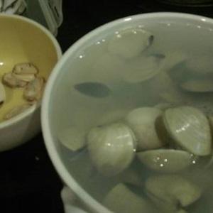 Cách làm canh nghêu bí đao