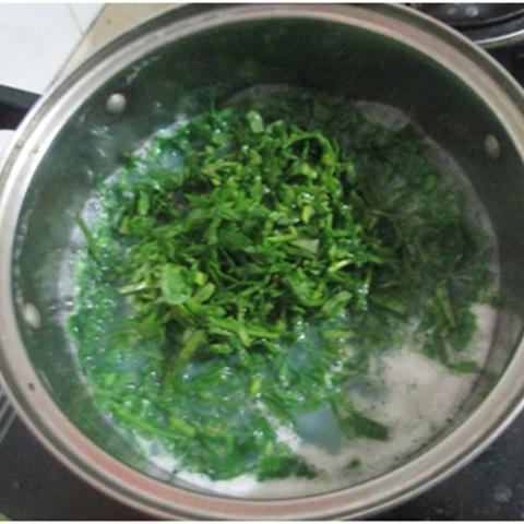 Cách làm canh nghêu mồng tơi