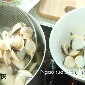 Cách làm canh nghêu nấu măng chua