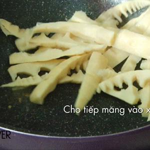 Cách làm canh nghêu nấu măng chua