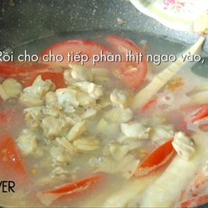 Cách làm canh nghêu nấu măng chua