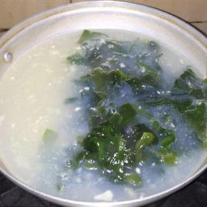 Cách làm canh nghêu nấu rong biển