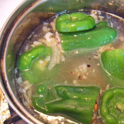 Cách làm canh ớt chuông nhồi thịt