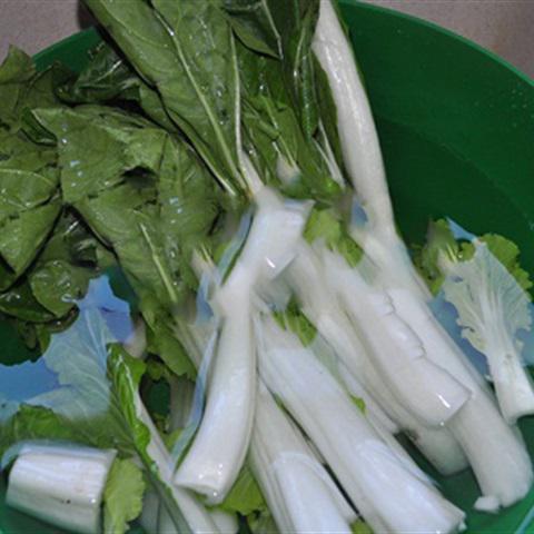 Cách làm canh rau cải thịt bò