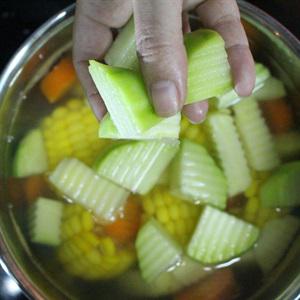 Cách làm canh rau củ chay