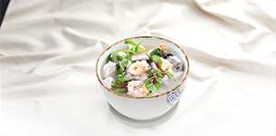 Canh rau dền khoai sọ