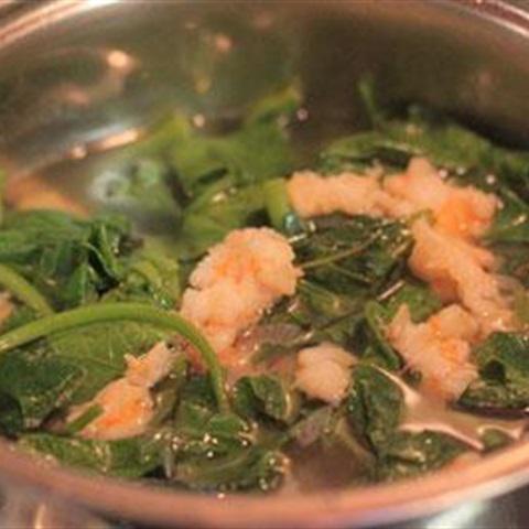 Cách làm canh rau lang nấu tôm