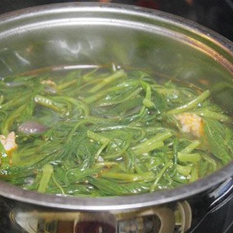 Cách làm canh rau muống nấu tôm
