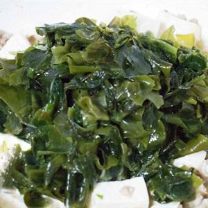 Cách làm canh rong biển nấu đậu hũ