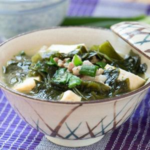 Cách làm canh rong biển nấu đậu hũ