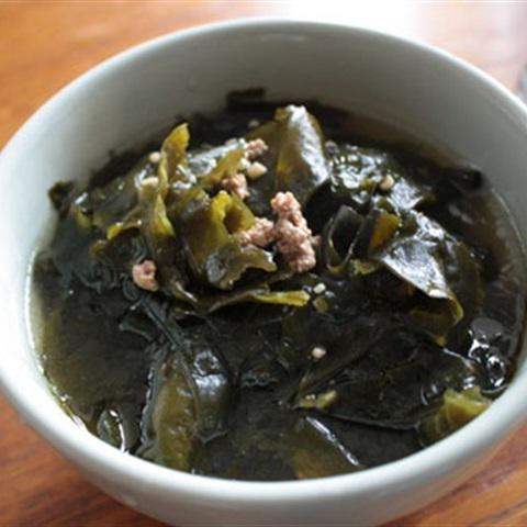 Cách làm canh rong biển nấu thịt bò