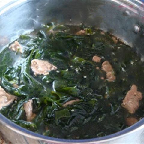 Cách làm canh rong biển thịt bò thơm ngon