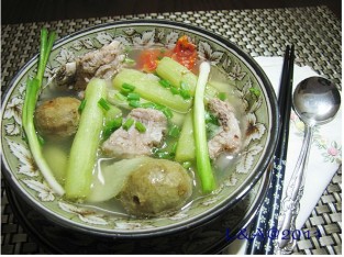 Canh sườn bung mọc dùng