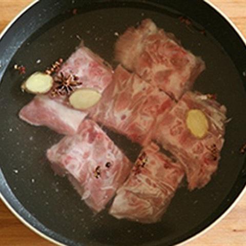 Cách làm canh sườn củ sen