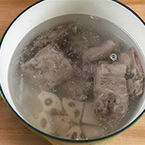 Cách làm canh sườn củ sen