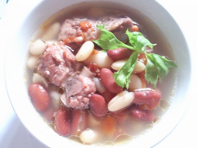 Canh sườn hầm đậu