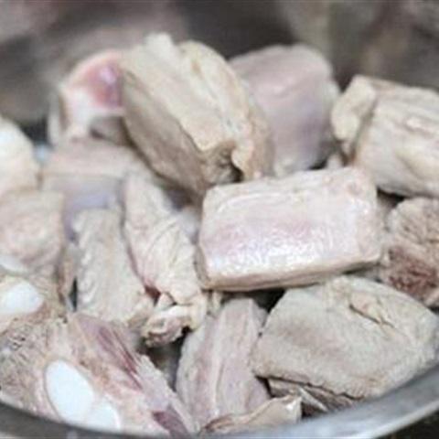 Cách làm canh heo sườn nấm kim châm