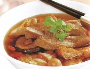 Canh sườn heo nấu nấm