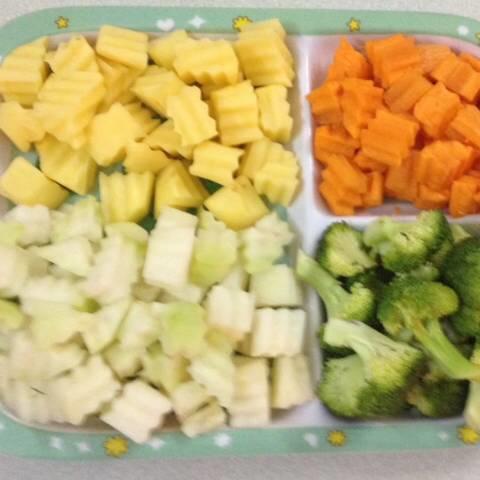 Cách làm canh sườn heo nấu rau củ