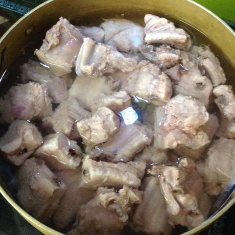 Cách làm canh sườn heo nấu rau củ