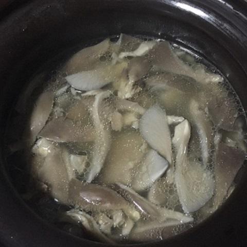 Cách làm canh sườn nấu nấm bào ngư