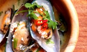 Canh sườn nấm trà tân bổ dưỡng