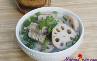 Canh sườn nấu củ sen ngọt mát