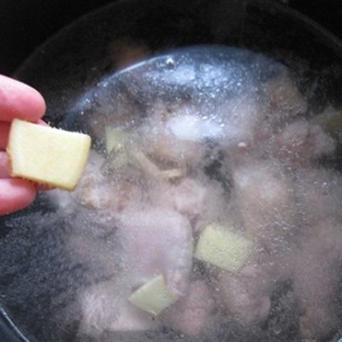 Cách làm canh sườn nấu rong biển