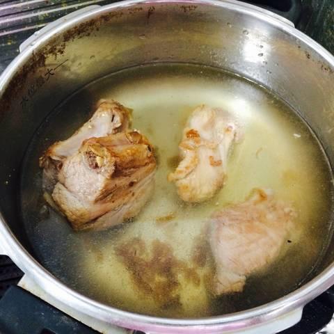 Cách làm canh sườn nấu sấu