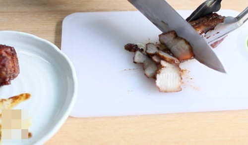 Canh sườn nấu sấu chua dịu, thanh mát mà vẫn đậm đà khó quên