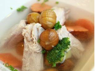 Canh sườn non hạt dẻ